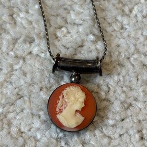 Elegant Vintage Cameo Pendant Necklace set in sterling silver